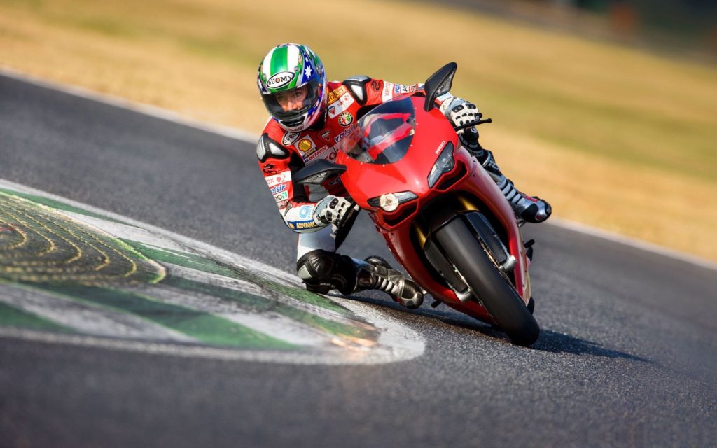 confidence and overconfidence in motorcycle riding