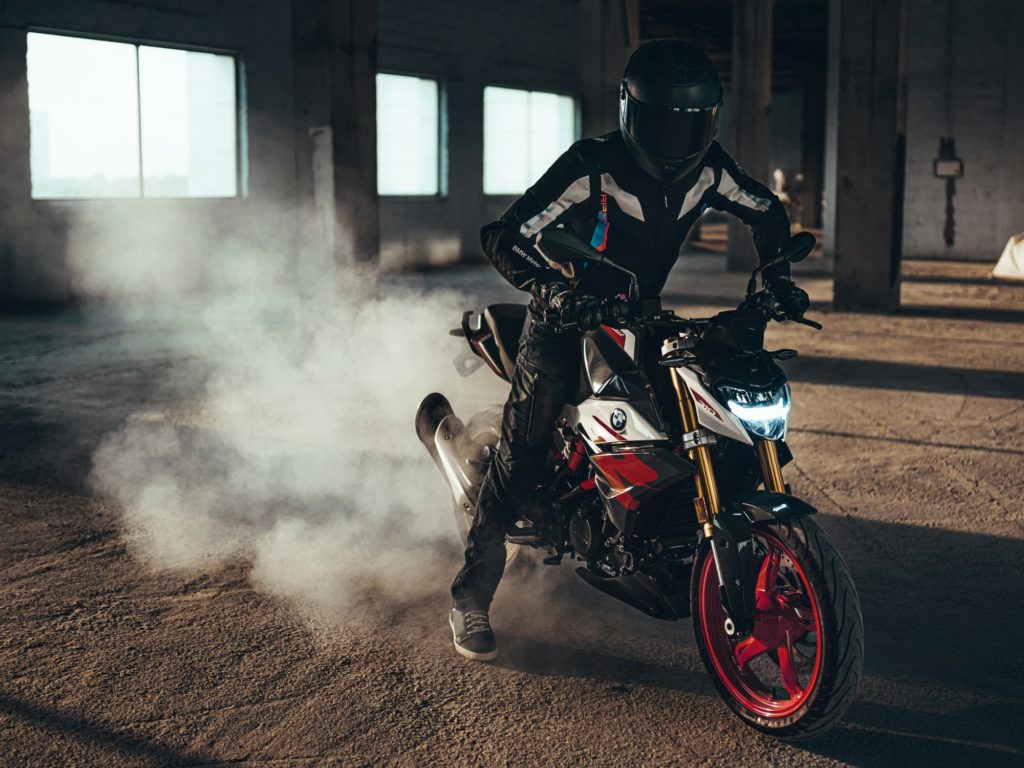 2021 BMW G310R Launched - Gets design and tech updates for 2021 ...