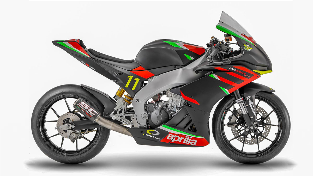 アプリリアRS250Aprilia RS250 フロントカウル　入手困難 アプリリアRS250Aprilia RS250 フロントカウル入手困難