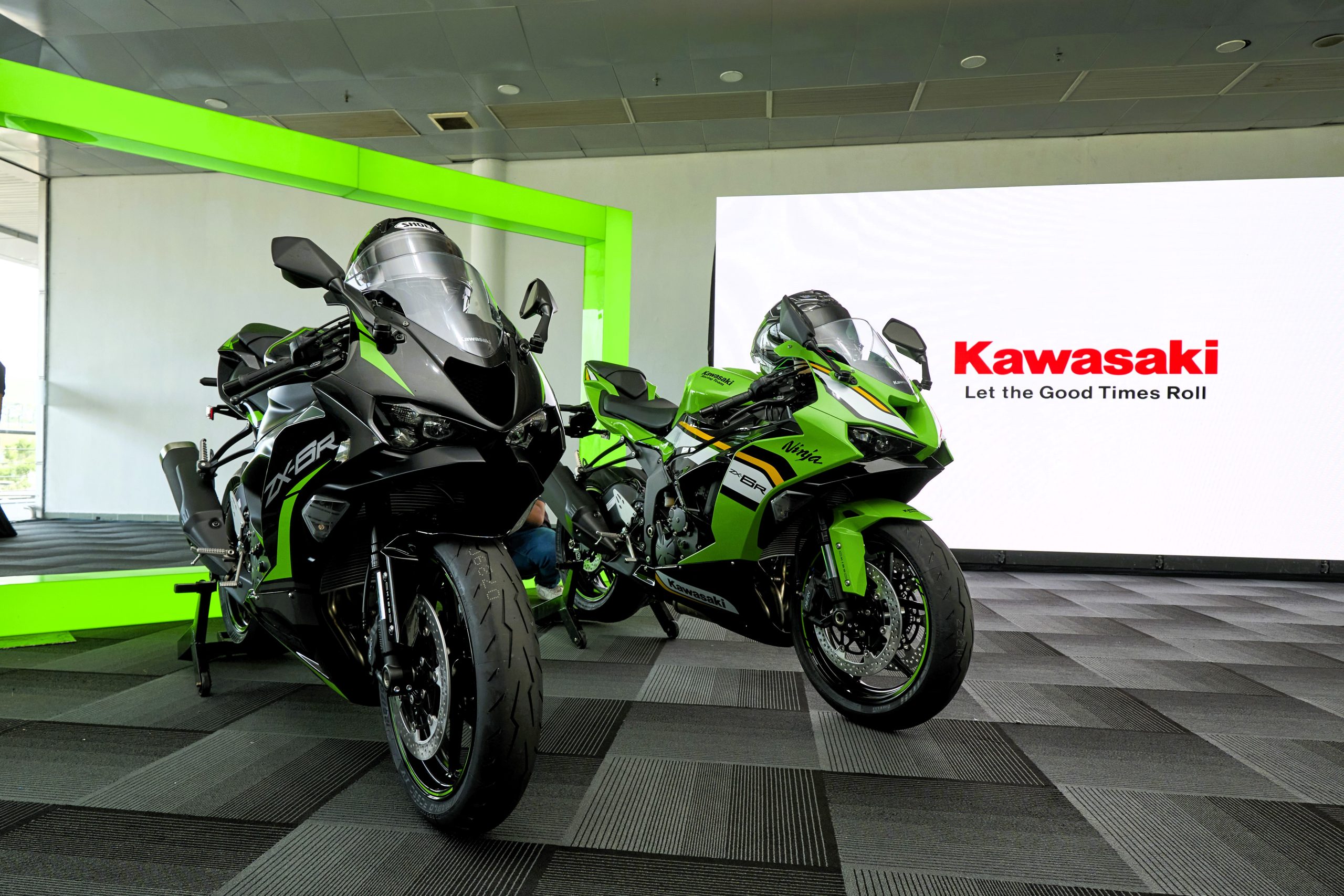 Modenas Delivers First 100 Units of Kawasaki Ninja ZX-6R at Sepang
