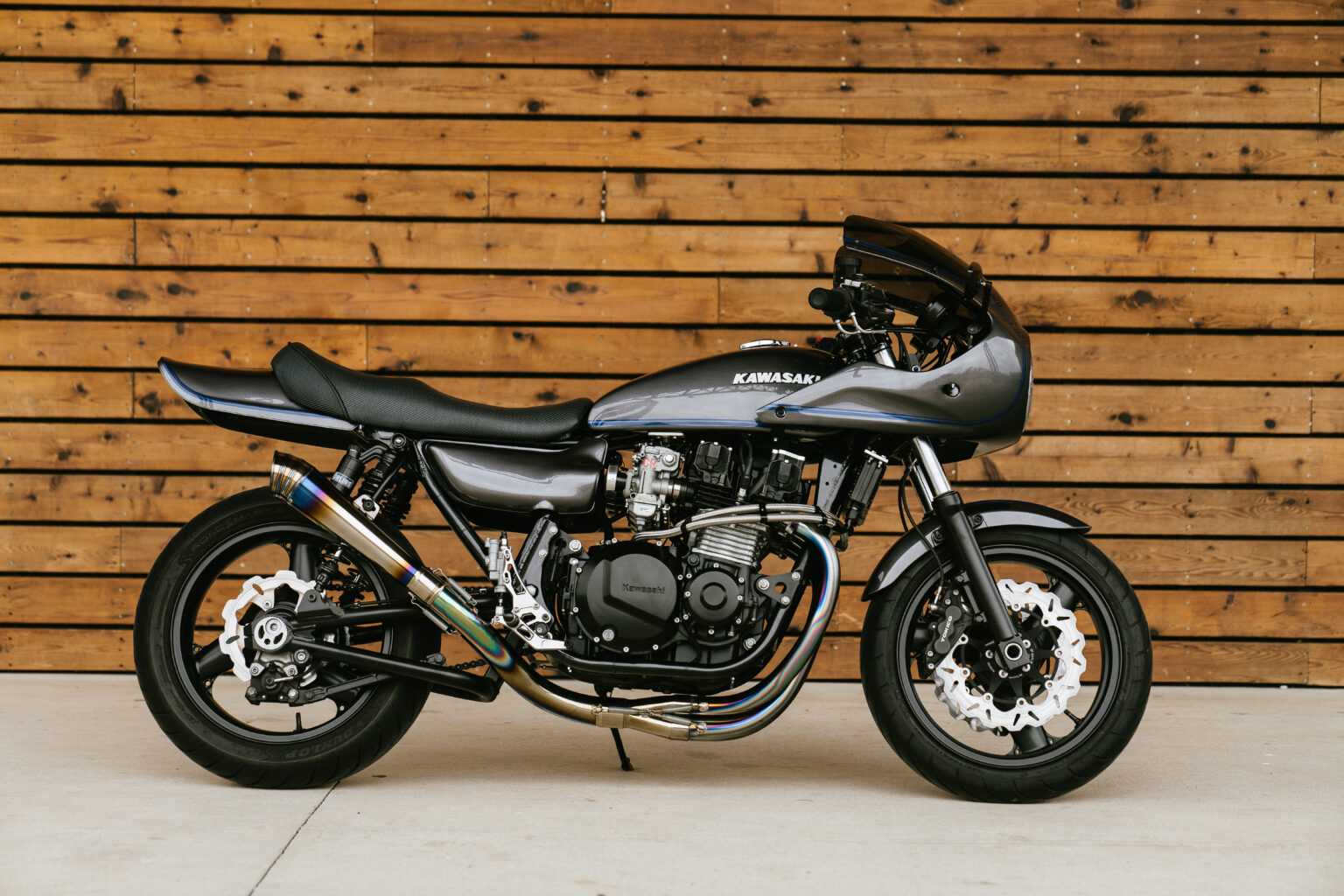 リ*ー様 早い者勝ち　試着のみ　34 エアロレザー CAFE RACER ブラッ Kawasaki KZ1000K2 Transformed into a Stunning Custom Café Racer