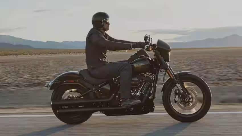 Harley-Davidson faces renewed pressure in Europe as Trump’s April 2025 tariffs spark EU retaliation. With potential motorcycle prices soaring, the brand finds itself once again entangled in global trade politics.