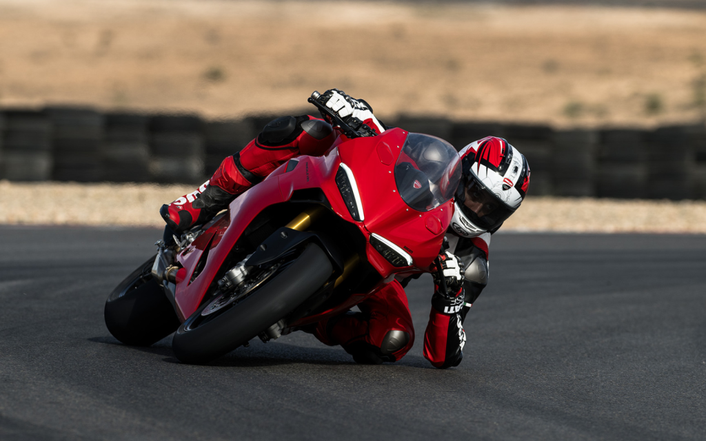 How to Lean a Motorcycle Correctly