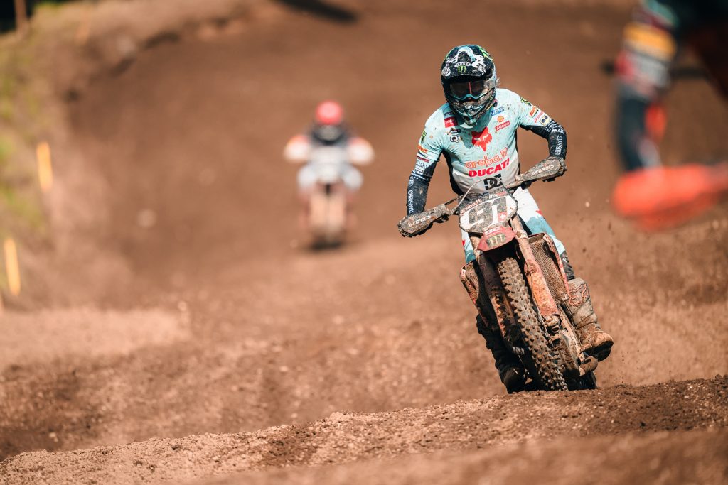 Jeremy Seewer finishes sixth overall at the Czech MXGP in Loket, marking Ducati's steady progress with the Desmo450 MX. Guadagnini recovers for a strong Race 2 showing.