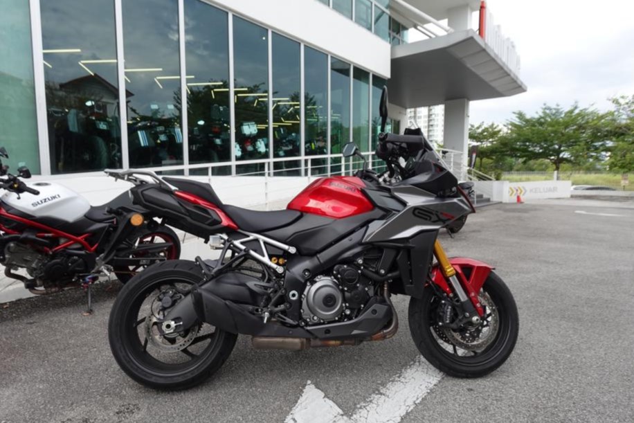 Suzuki GSX-S1000GX Review