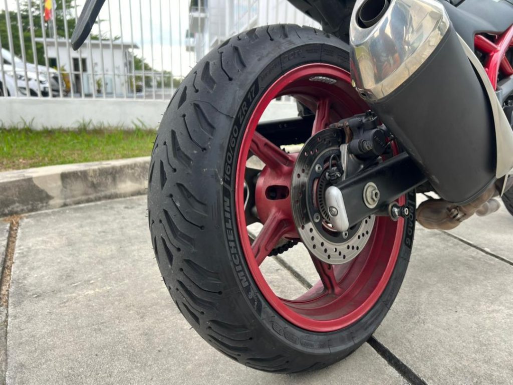 Tayar Motosikal Pancit 