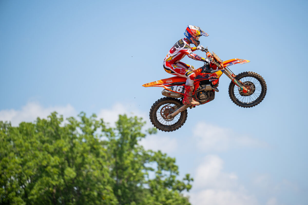 Tom Vialle returned to the 250MX podium with a 3-3 score at the Ironman National, while Chase Sexton delivered a stunning Moto 1 victory in 450MX before a crash ended his second race.