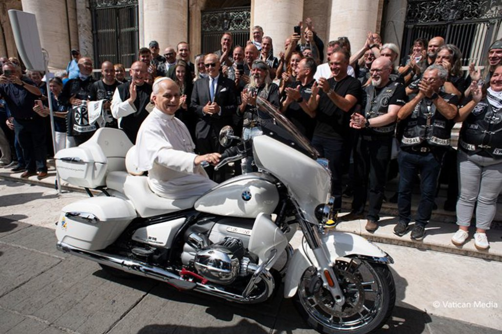BMW will display the customised R 18 Transcontinental at BMW Welt in Munich from 15 September to 7 October 2025, giving enthusiasts and pilgrims alike a chance to see the papal bike up close before the October auction.