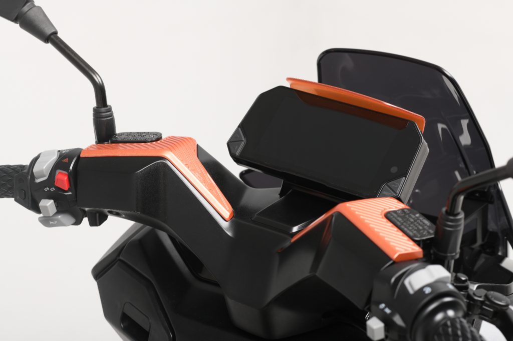 WMoto Nexy+180