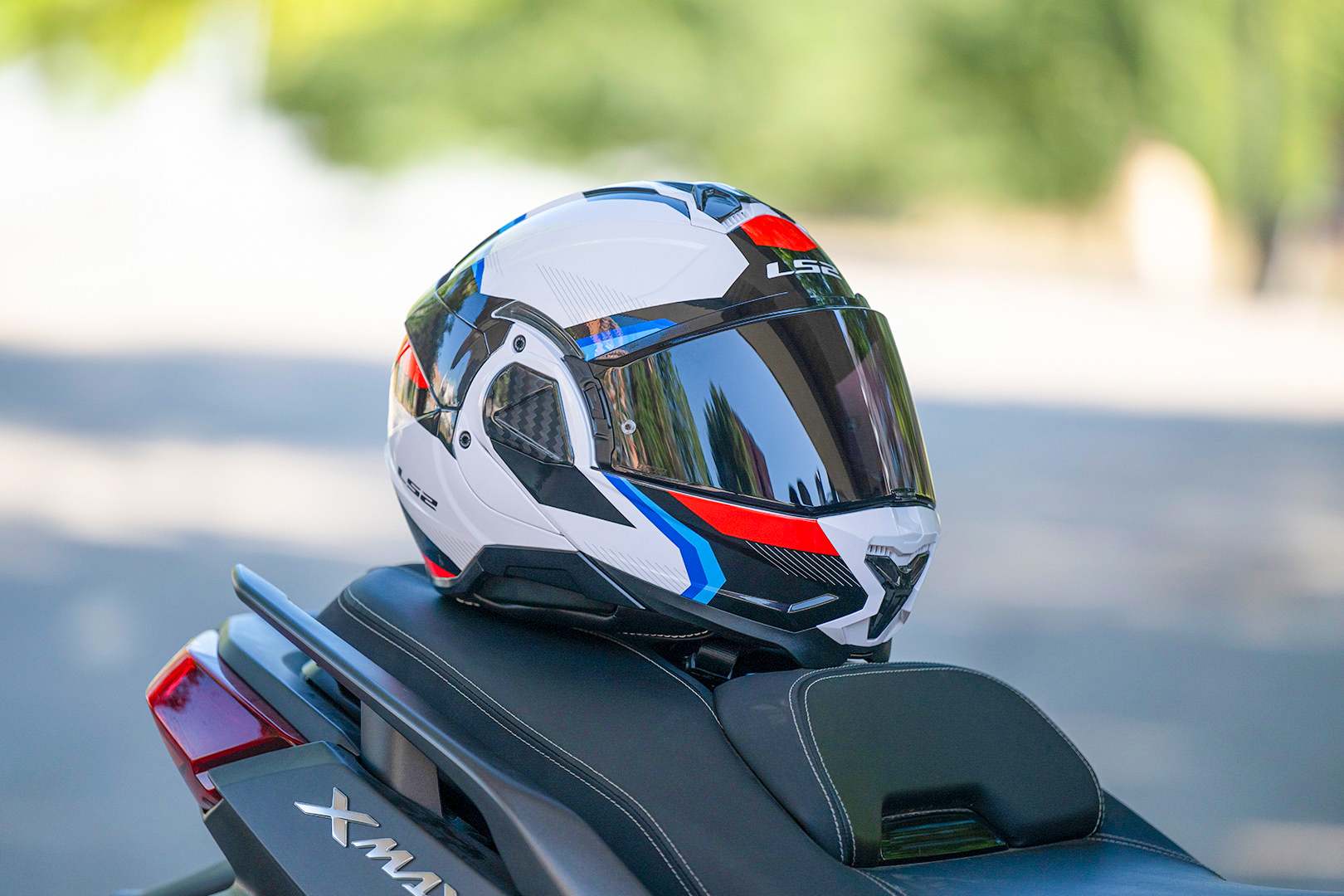 Kapcai Pakai Helmet Fullface