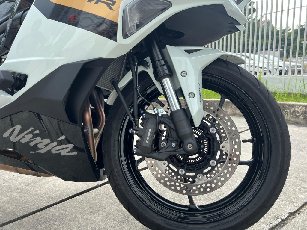 Kawasaki Ninja ZX-4R SE Review