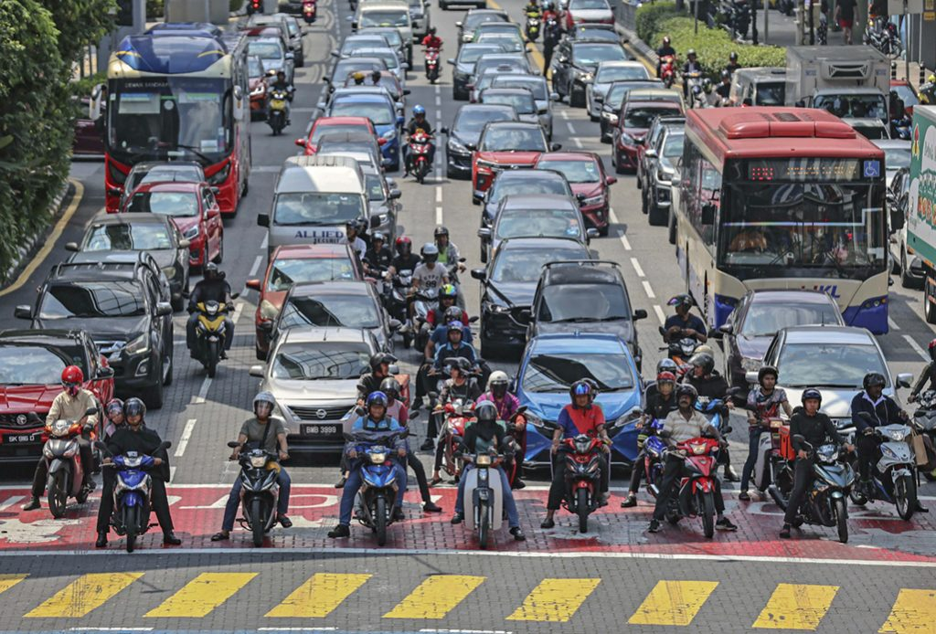 Police in Wangsa Maju urge riders to use GPS trackers and extra locks as motorcycle thefts rise, highlighting how small precautions can prevent big losses.