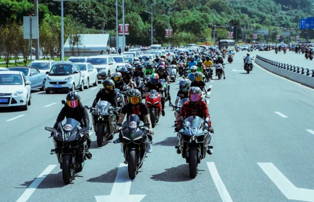 Over 5,000 riders gathered in Jinyun, Zhejiang for the 2026 Huangdi Motorcycle Carnival, blending ancient culture, scenic routes, and modern tourism.