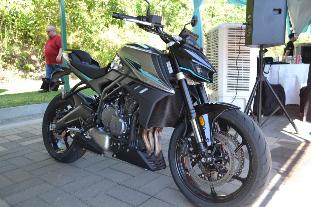 Kove 450R vs CFMOTO 450NK