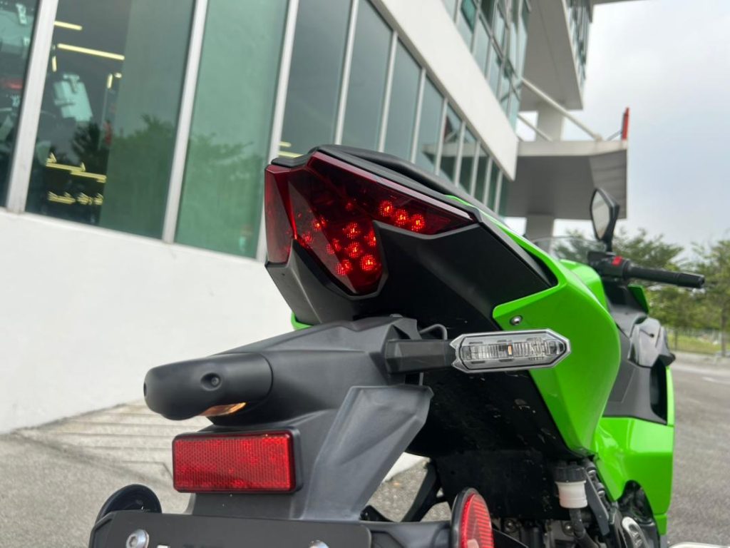 Kawasaki Ninja 500 SE Review
