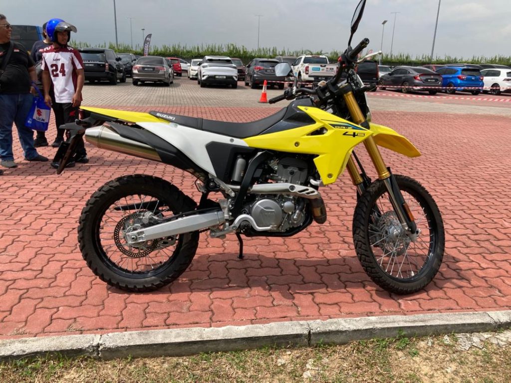Suzuki DR-Z4S and DR-Z4SM