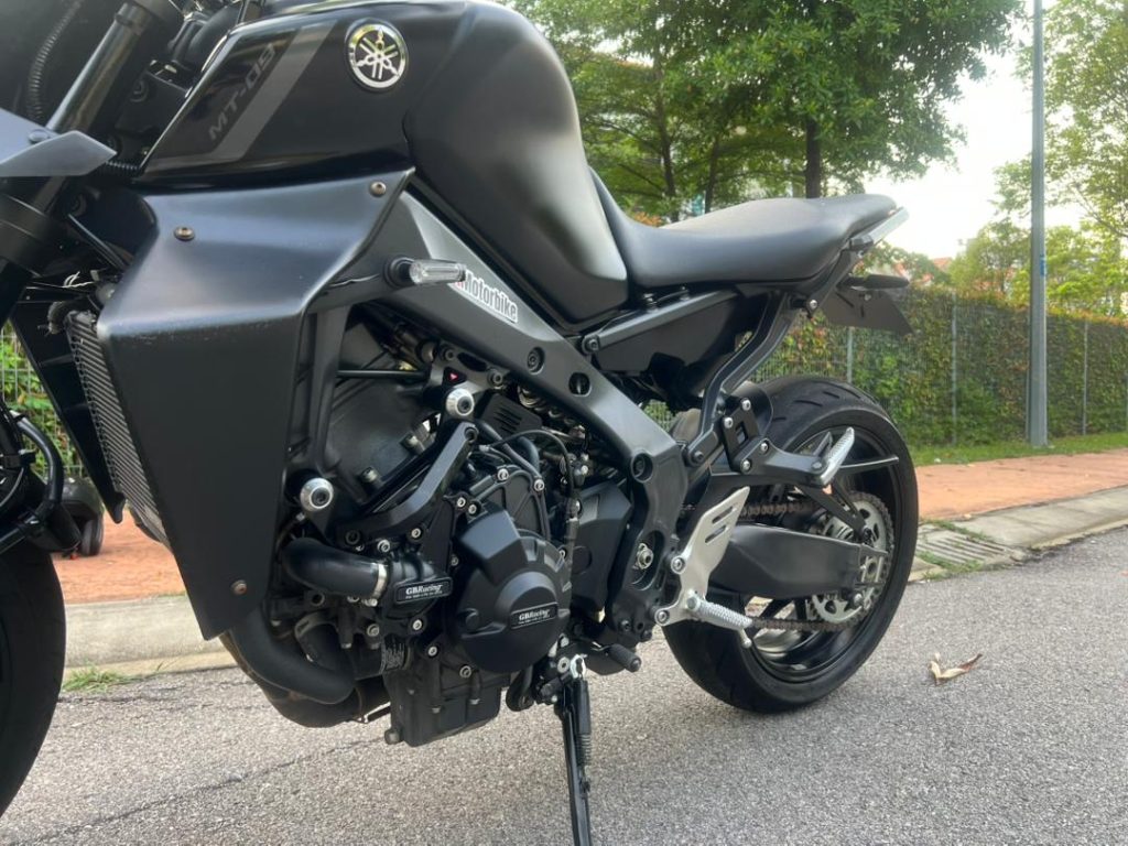Review Yamaha MT-09 2023