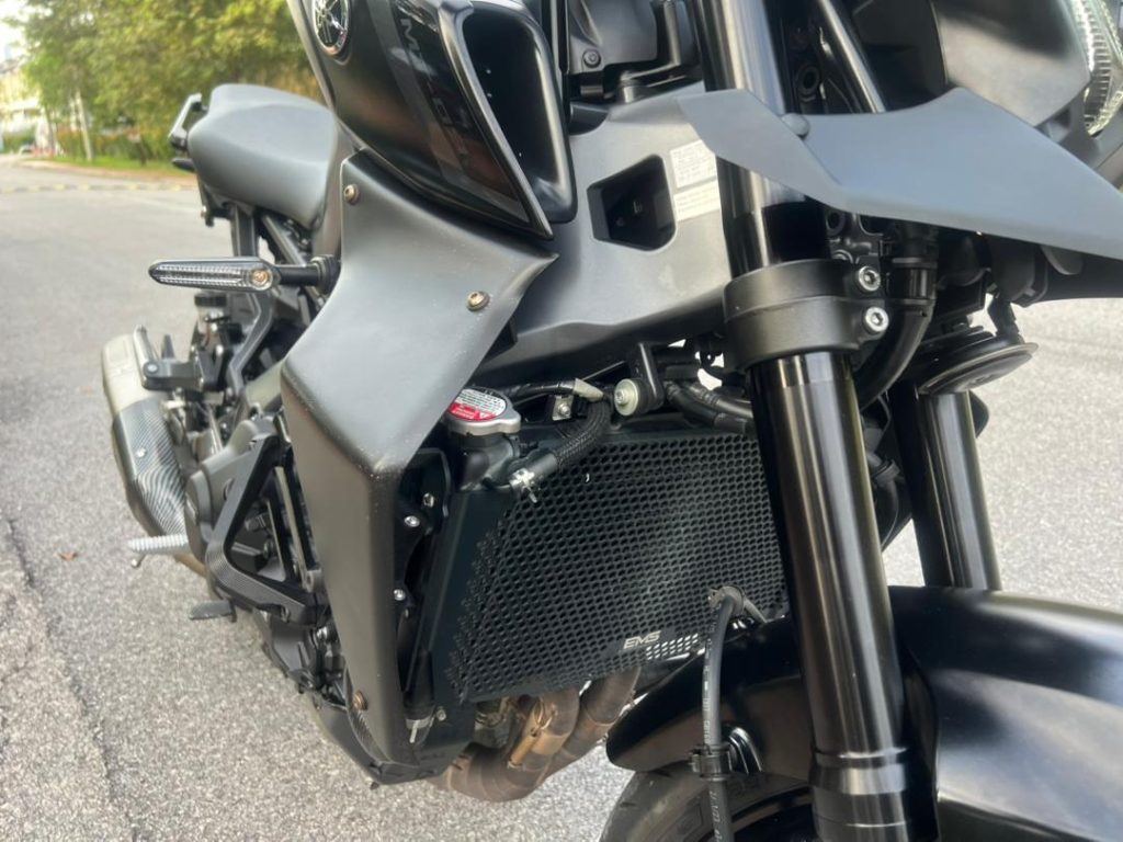 Review Yamaha MT-09 2023
