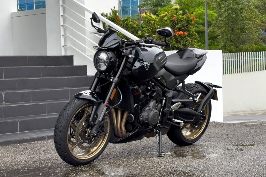 Triumph Trident 800 Review