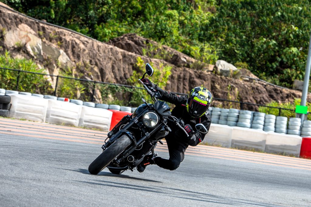 Triumph Trident 800 Review