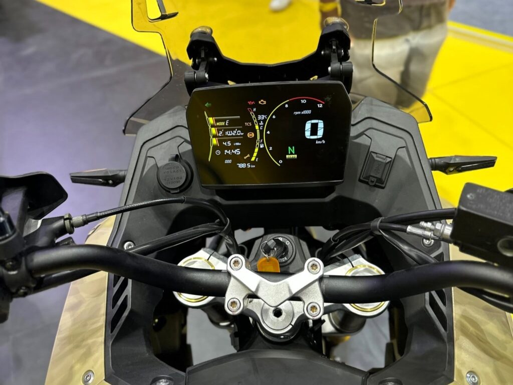 Voge DS625X