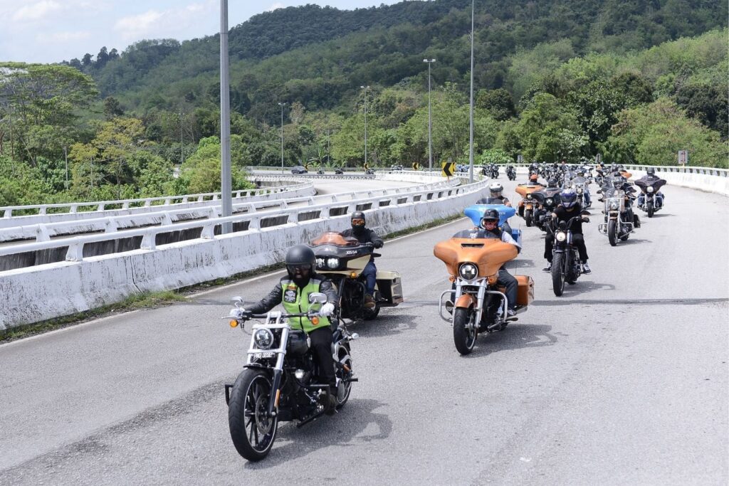 Solo riding vs riding with friends