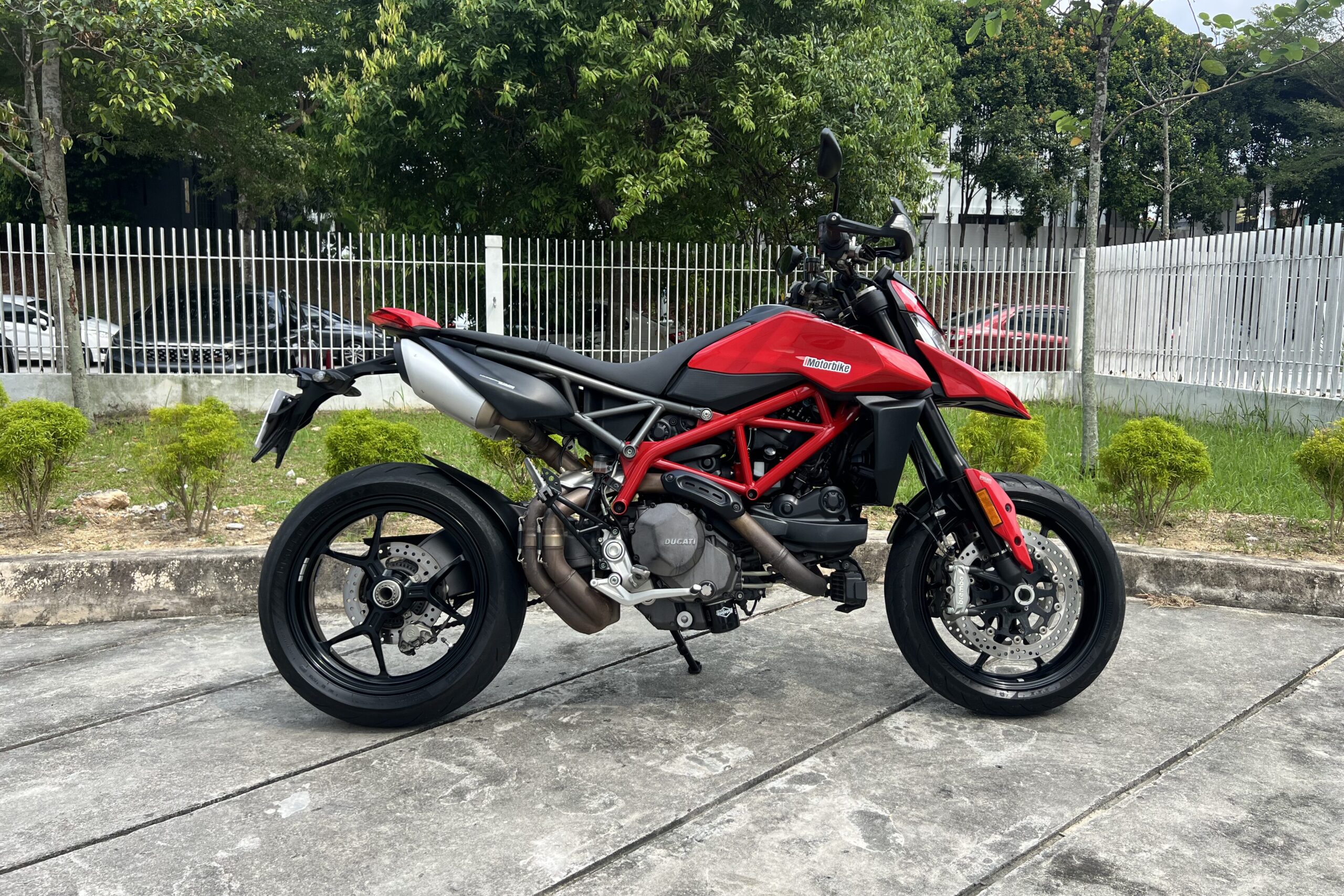 2019 Ducati Hypermotard 950 Review