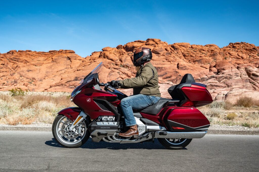 Solo riding vs riding with friends