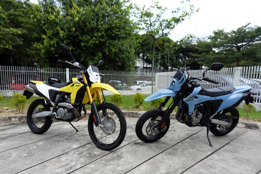 Suzuki DR-Z4S vs Suzuki DR-Z4SM