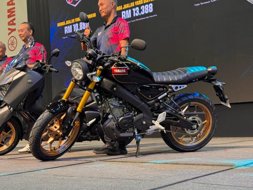 Yamaha XSR155 vs. Yamaha MT-15
