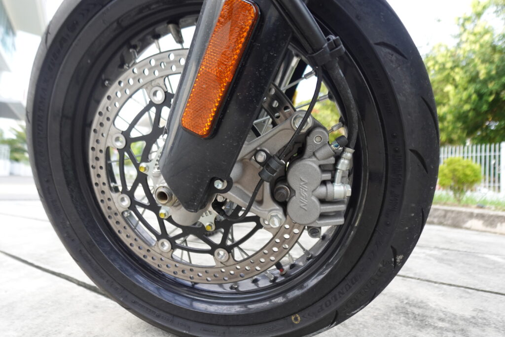 Suzuki DR-Z4SM Review