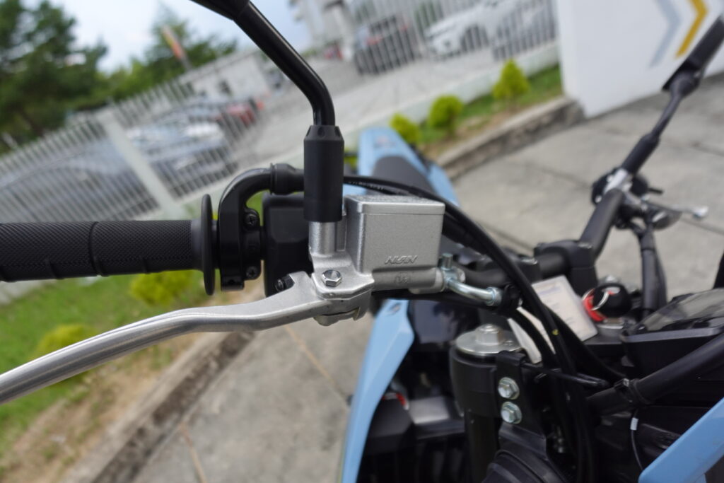 Suzuki DR-Z4SM Review