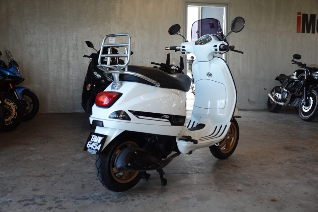 2013 Vespa LX 150 Review