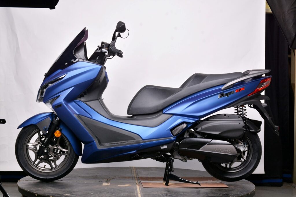 Aveta Vanguard 250 vs Modenas Elegan 250 EX