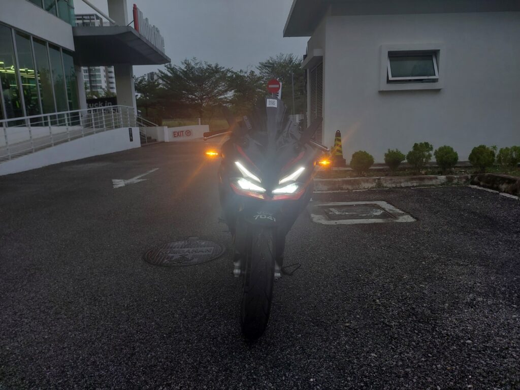 Review Honda CBR150R