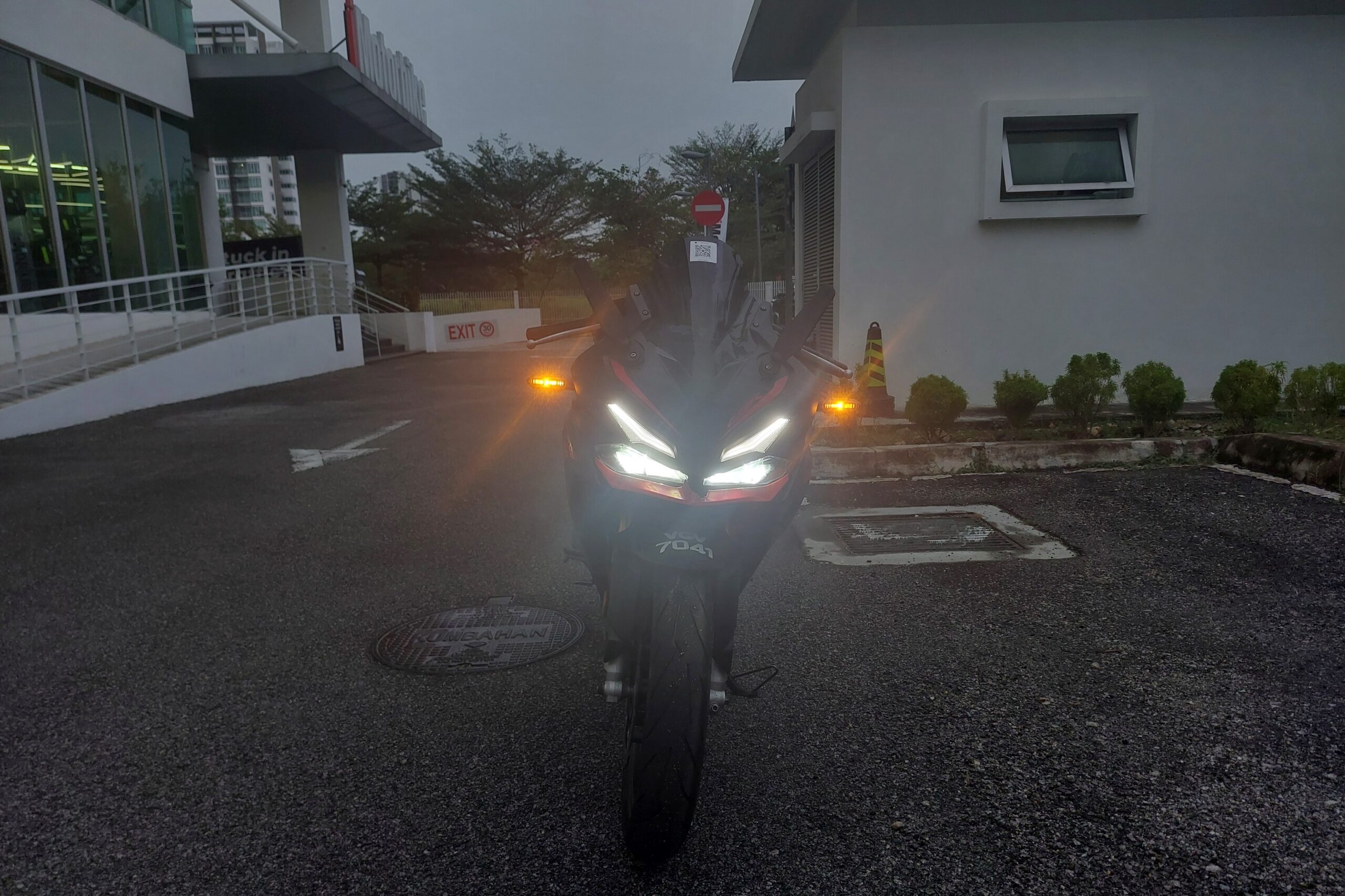 Honda CBR150R Review