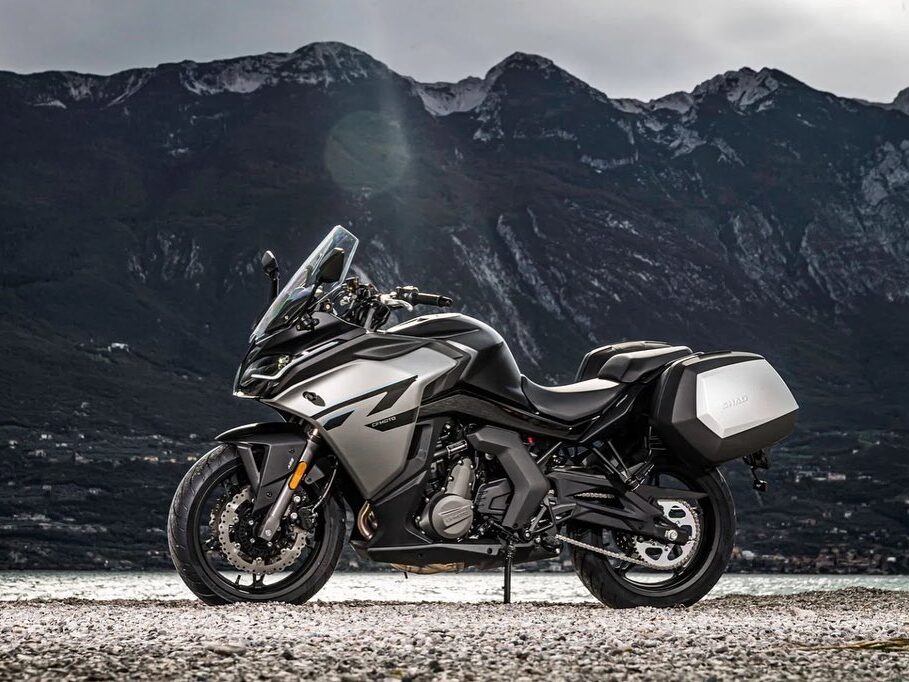 motorcycles for long commutes
