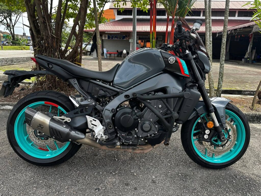 motorcycles for long commutes