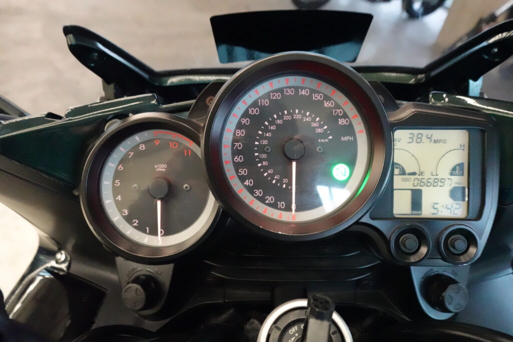 Review Yamaha FJR1300A