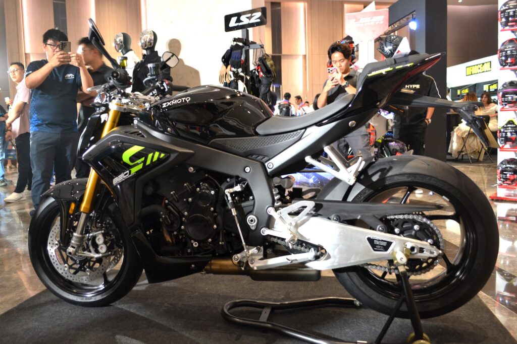 ZXMOTO 820R