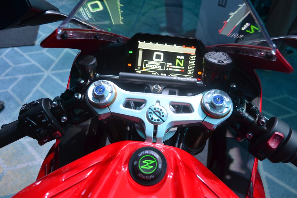 ZXMoto 820RR