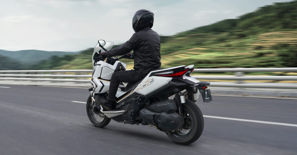 Honda ADV350 vs Zontes 368G