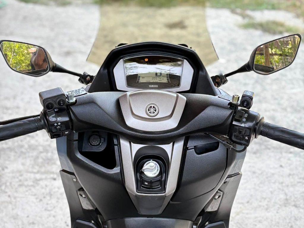 Yamaha NMAX 155 Review
