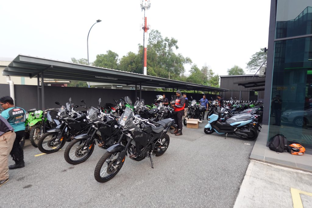 Kawasaki KLE500 Media Ride